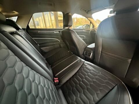 Ford Mondeo 2.0 EcoBlue Vignale Auto Euro 6 (s/s) 5dr 27