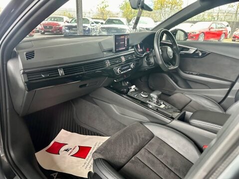 Audi A4 2.0 TFSI Black Edition S Tronic Euro 6 (s/s) 5dr 29