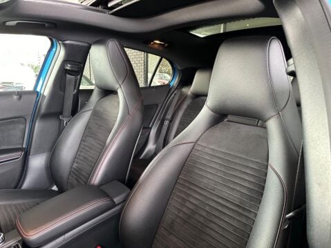 Mercedes-Benz GLA 2.1 GLA220d AMG Line (Premium Plus) 7G-DCT 4MATIC Euro 6 (s/s) 5dr 27