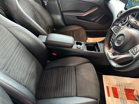 Mercedes-Benz GLA 2.1 GLA220d AMG Line (Premium Plus) 7G-DCT 4MATIC Euro 6 (s/s) 5dr 17
