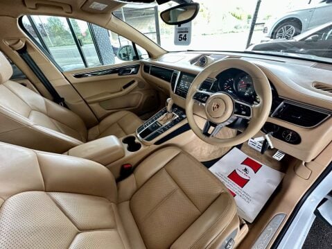 Porsche Macan 3.0 V6 S PDK 4WD Euro 6 (s/s) 5dr 32