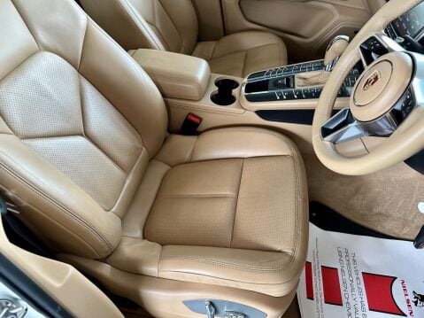 Porsche Macan 3.0 V6 S PDK 4WD Euro 6 (s/s) 5dr 33
