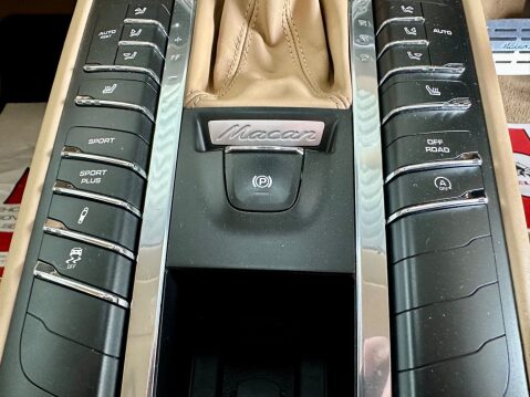 Porsche Macan 3.0 V6 S PDK 4WD Euro 6 (s/s) 5dr 51