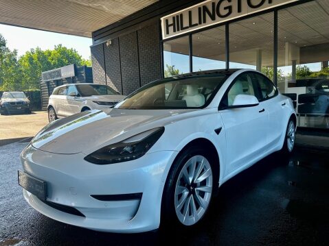 Tesla Model 3 (Dual Motor) Long Range Auto 4WDE 4dr 17