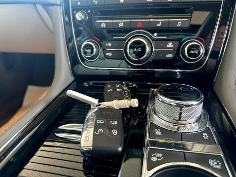 Jaguar XJ 3.0d V6 Premium Luxury Auto Euro 6 (s/s) 4dr 39