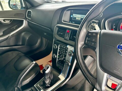 Volvo V40 2.0 T2 R-Design Nav Euro 6 (s/s) 5dr 18