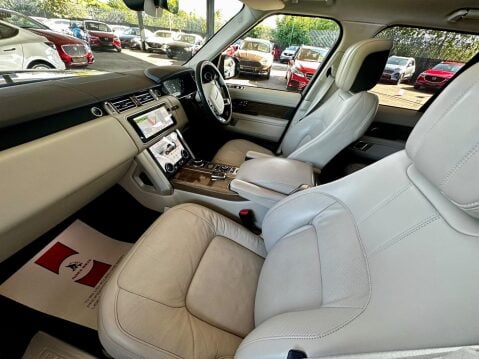 Land Rover Range Rover 4.4 SD V8 Vogue SE Auto 4WD Euro 6 (s/s) 5dr 26