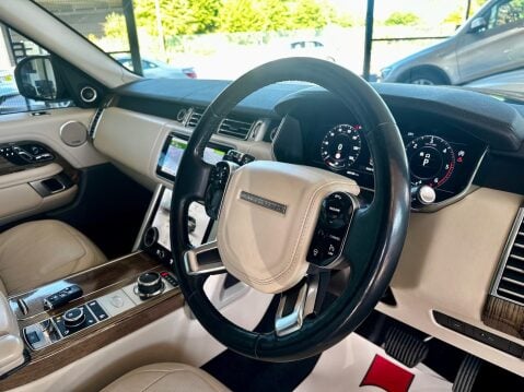 Land Rover Range Rover 4.4 SD V8 Vogue SE Auto 4WD Euro 6 (s/s) 5dr 51