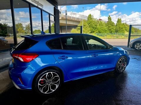 Ford Focus 2.0 EcoBlue ST-Line X Euro 6 (s/s) 5dr 27
