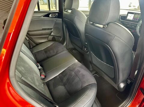 Kia Ceed 1.4 T-GDi GT-Line S DCT Euro 6 (s/s) 5dr 38