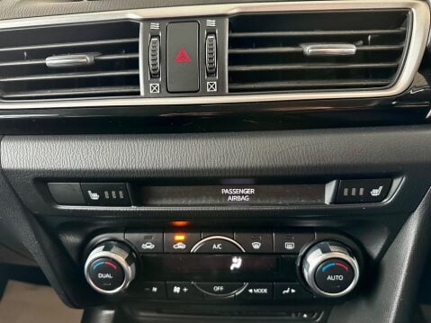 Mazda 3 2.0 SKYACTIV-G Sport Black Euro 6 (s/s) 5dr 28