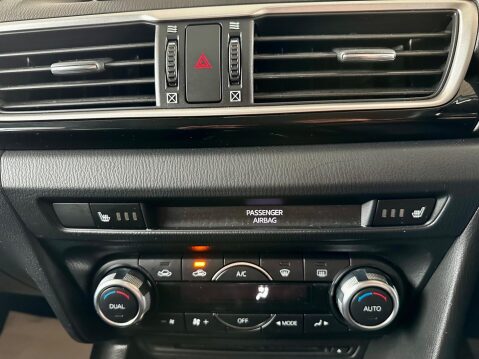 Mazda 3 2.0 SKYACTIV-G Sport Black Euro 6 (s/s) 5dr 28