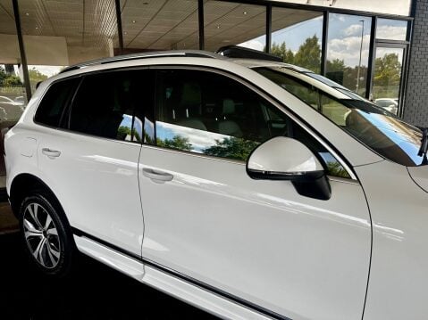 Volkswagen Touareg 3.0 TDI V6 BlueMotion Tech R-Line Tiptronic 4WD Euro 6 (s/s) 5dr 22
