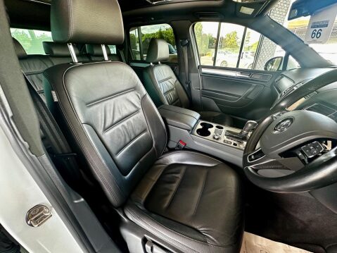 Volkswagen Touareg 3.0 TDI V6 BlueMotion Tech R-Line Tiptronic 4WD Euro 6 (s/s) 5dr 31