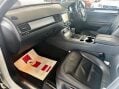 Volkswagen Touareg 3.0 TDI V6 BlueMotion Tech R-Line Tiptronic 4WD Euro 6 (s/s) 5dr 40