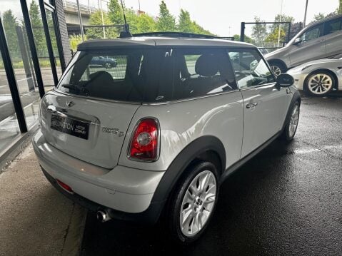 Mini Hatch 1.6 Cooper D Camden Euro 4 3dr 21