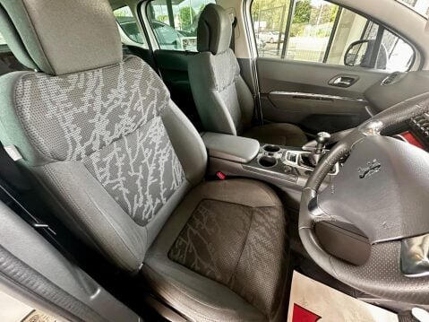 Peugeot 3008 1.6 HDi Allure Euro 5 5dr 15