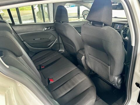 Peugeot 308 1.2 PureTech Allure Euro 6 (s/s) 5dr 29
