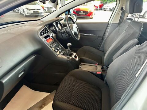 Peugeot 5008 1.6 HDi Active Euro 5 5dr 13