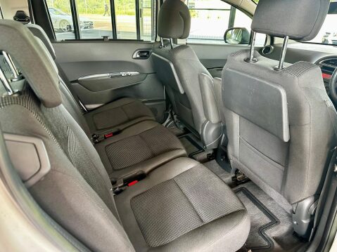 Peugeot 5008 1.6 HDi Active Euro 5 5dr 15