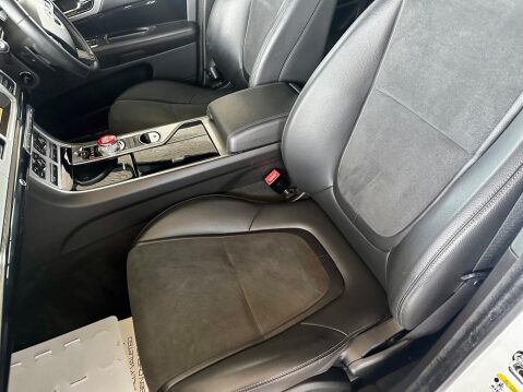 Jaguar XF 2.2d R-Sport Auto Euro 5 (s/s) 4dr 38