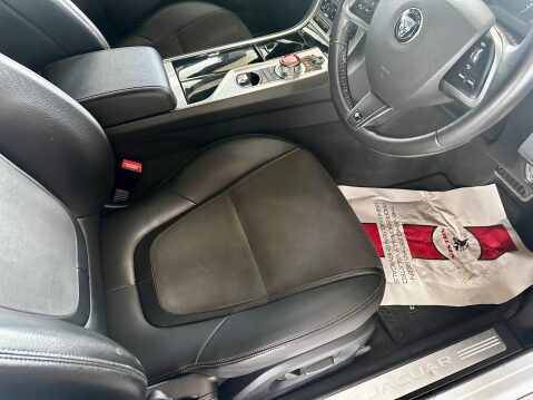 Jaguar XF 2.2d R-Sport Auto Euro 5 (s/s) 4dr 27