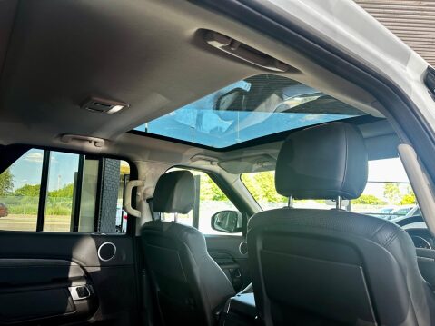 Land Rover Discovery 3.0 TD V6 HSE Auto 4WD Euro 6 (s/s) 5dr 40