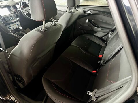 Ford Focus 1.5 TDCi EcoBoost ST-Line Euro 6 (s/s) 5dr 30