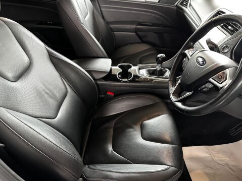 Ford Mondeo 2.0 TDCi Titanium Euro 6 (s/s) 5dr 12