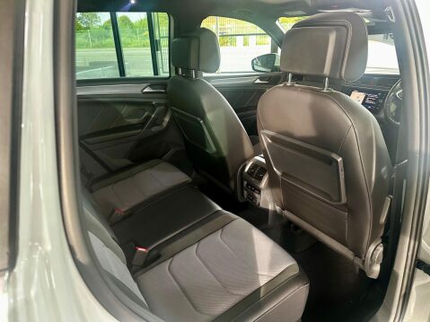 Volkswagen Tiguan 2.0 TDI R-Line 4Motion Euro 6 (s/s) 5dr 36