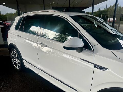 Volkswagen Tiguan 2.0 TDI R-Line 4Motion Euro 6 (s/s) 5dr 25