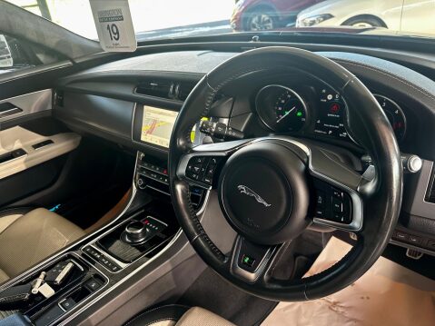 Jaguar XF 2.0d R-Sport Sportbrake Auto Euro 6 (s/s) 5dr 25