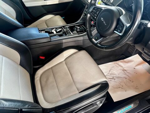 Jaguar XF 2.0d R-Sport Sportbrake Auto Euro 6 (s/s) 5dr 29