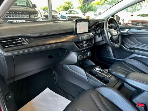 Ford Focus 1.5T EcoBoost Vignale Auto Euro 6 (s/s) 5dr 29