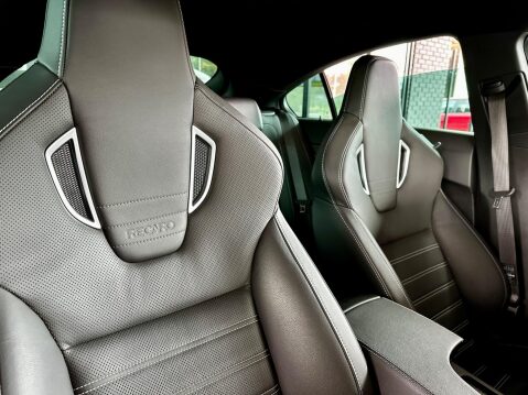 Vauxhall Insignia 2.8T V6 VXR SuperSport Auto 4WD Euro 6 5dr 11