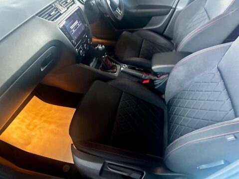 Skoda Octavia 2.0 TDI vRS DSG 4WD Euro 6 (s/s) 5dr 17