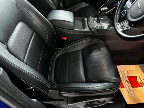 Jaguar E-Pace 2.0 D180 R-Dynamic SE Auto AWD Euro 6 (s/s) 5dr 39