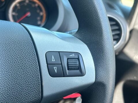 Vauxhall Corsa 1.2 16V Excite Euro 5 5dr (A/C) 17