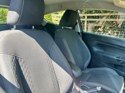 Ford Fiesta 1.0T EcoBoost Zetec S Euro 5 (s/s) 3dr 15