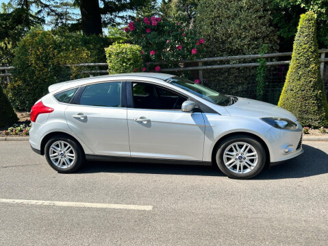Ford Focus 1.0T EcoBoost Titanium Euro 5 (s/s) 5dr 9