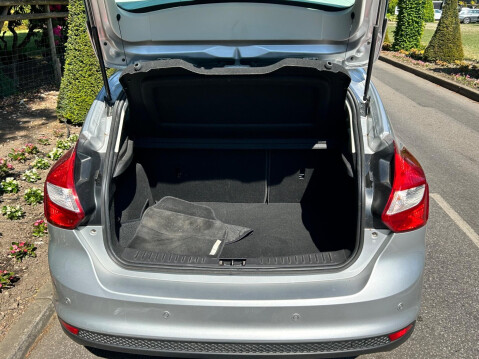 Ford Focus 1.0T EcoBoost Titanium Euro 5 (s/s) 5dr 17