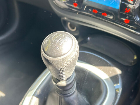 Nissan Juke 1.2 DIG-T N-Connecta Euro 6 (s/s) 5dr 22