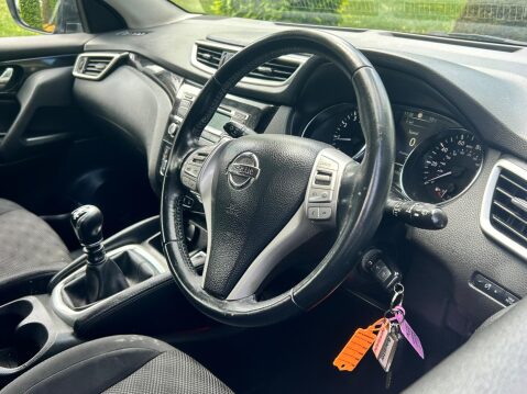 Nissan Qashqai 1.2 DIG-T Acenta 2WD Euro 6 (s/s) 5dr 13