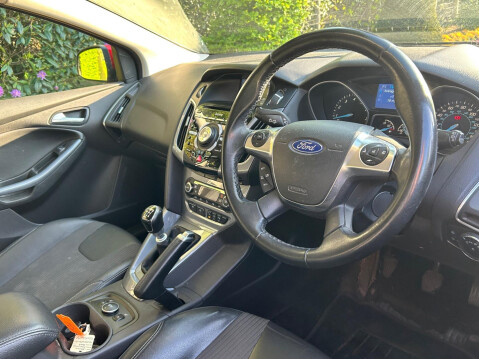 Ford Focus 1.0T EcoBoost Titanium X Euro 5 (s/s) 5dr 12