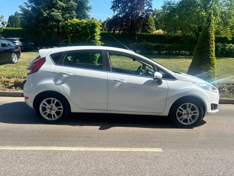 Ford Fiesta 1.0 Zetec Euro 5 (s/s) 5dr 4