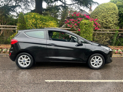 Ford Fiesta 1.1 Ti-VCT Zetec Euro 6 (s/s) 3dr 9