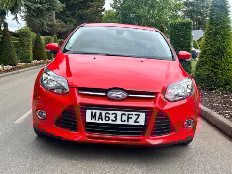 Ford Focus 1.0T EcoBoost Zetec Navigator Euro 5 (s/s) 5dr 3