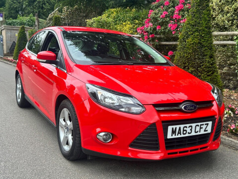 Ford Focus 1.0T EcoBoost Zetec Navigator Euro 5 (s/s) 5dr 7