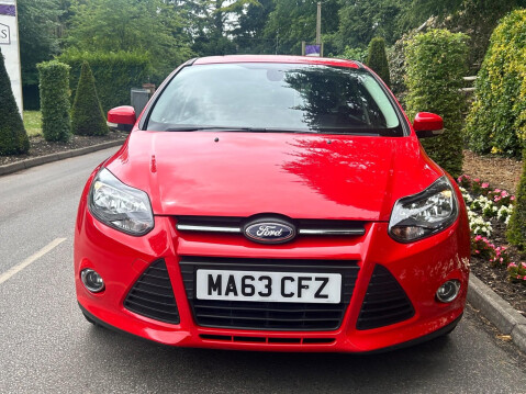 Ford Focus 1.0T EcoBoost Zetec Navigator Euro 5 (s/s) 5dr 8