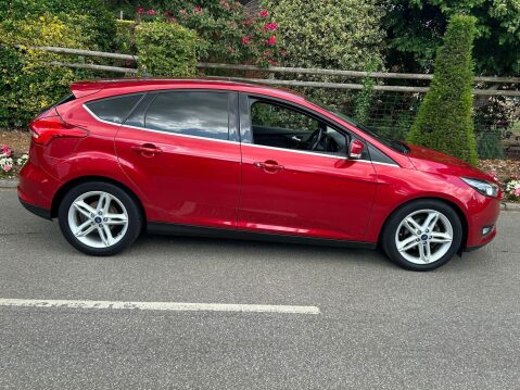 Ford Focus 1.0T EcoBoost Titanium Euro 6 (s/s) 5dr 9
